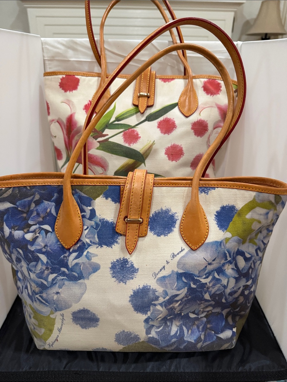 VTG Dooney & Bourke Cindy MedTote Set Blue Hydrangea & Pink Lily Floral Pair Y2K